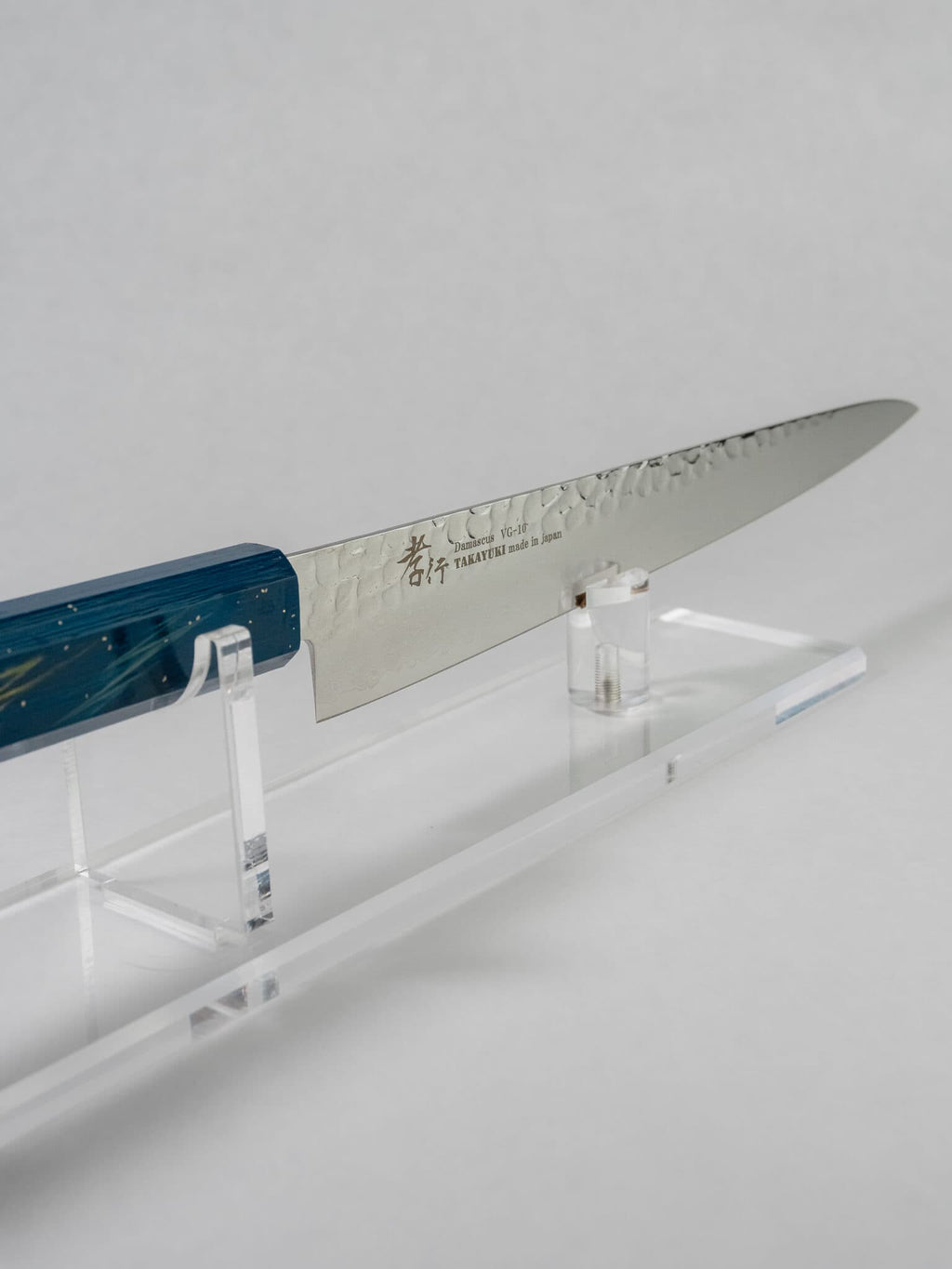 Long slicing profile designed for clean cuts