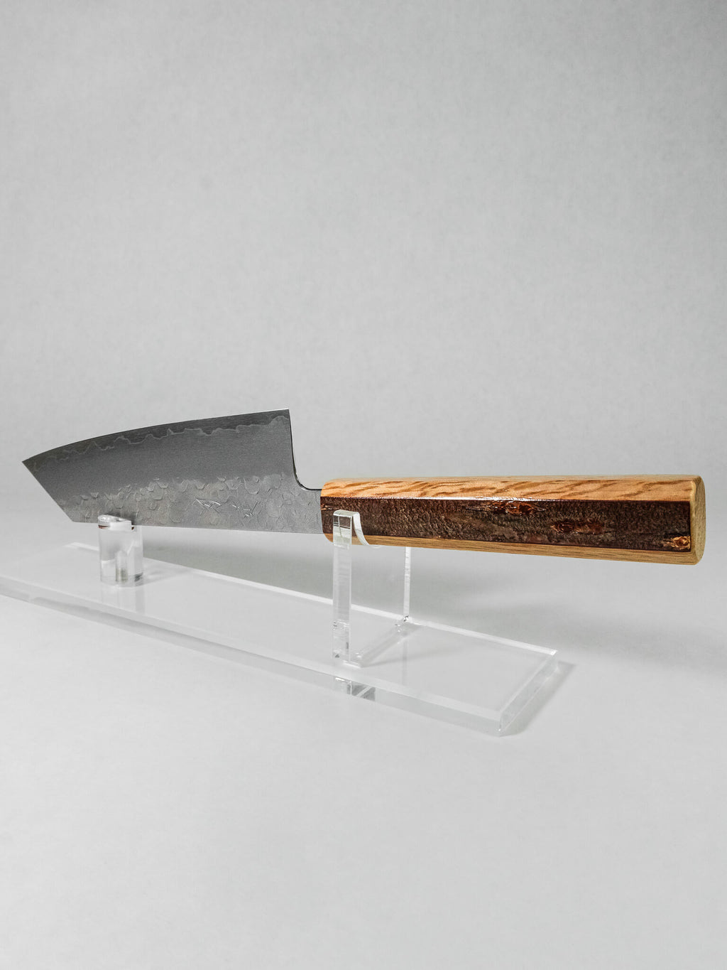 Oak and lacquered cherry bark handle on HADO bunka knife