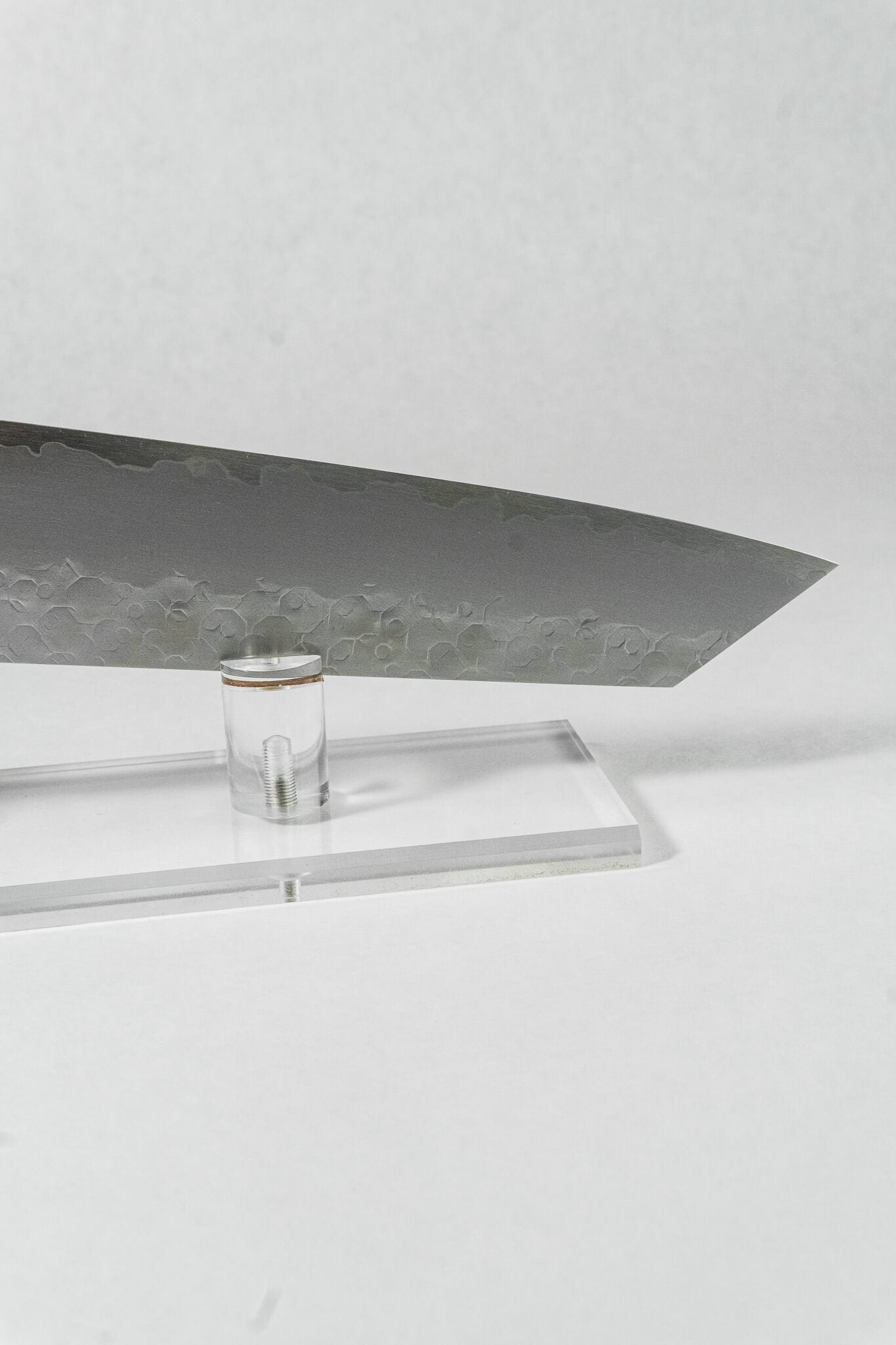 Organic tsuchime hammering on HADO Shiosai kiritsuke blade