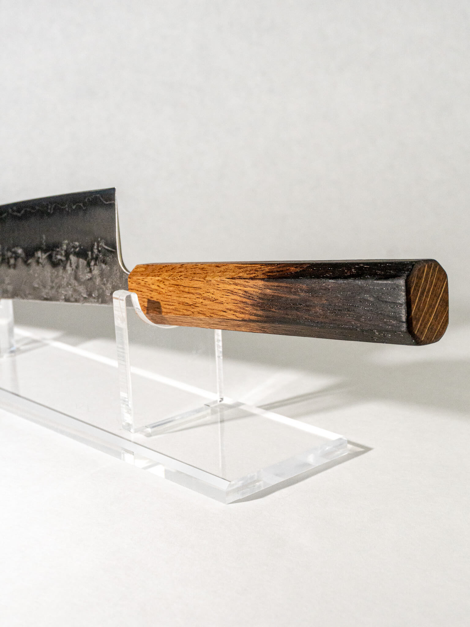 Burnt oak octagonal handle with natural wood grain