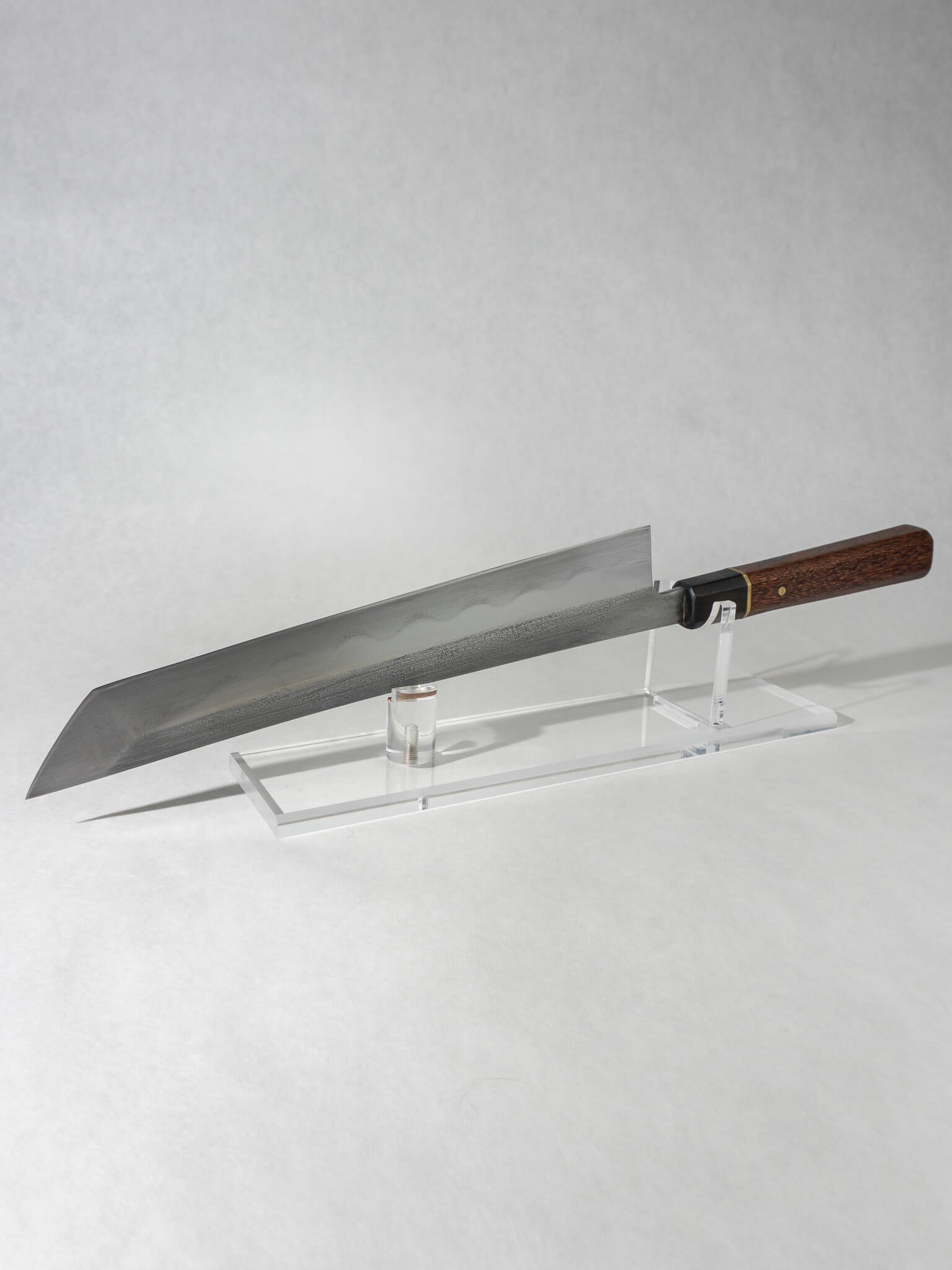 Pisau Dapur Sakimaru 270mm Honyaki slicing knife forged from L6 steel with red rengas handle and matching saya.