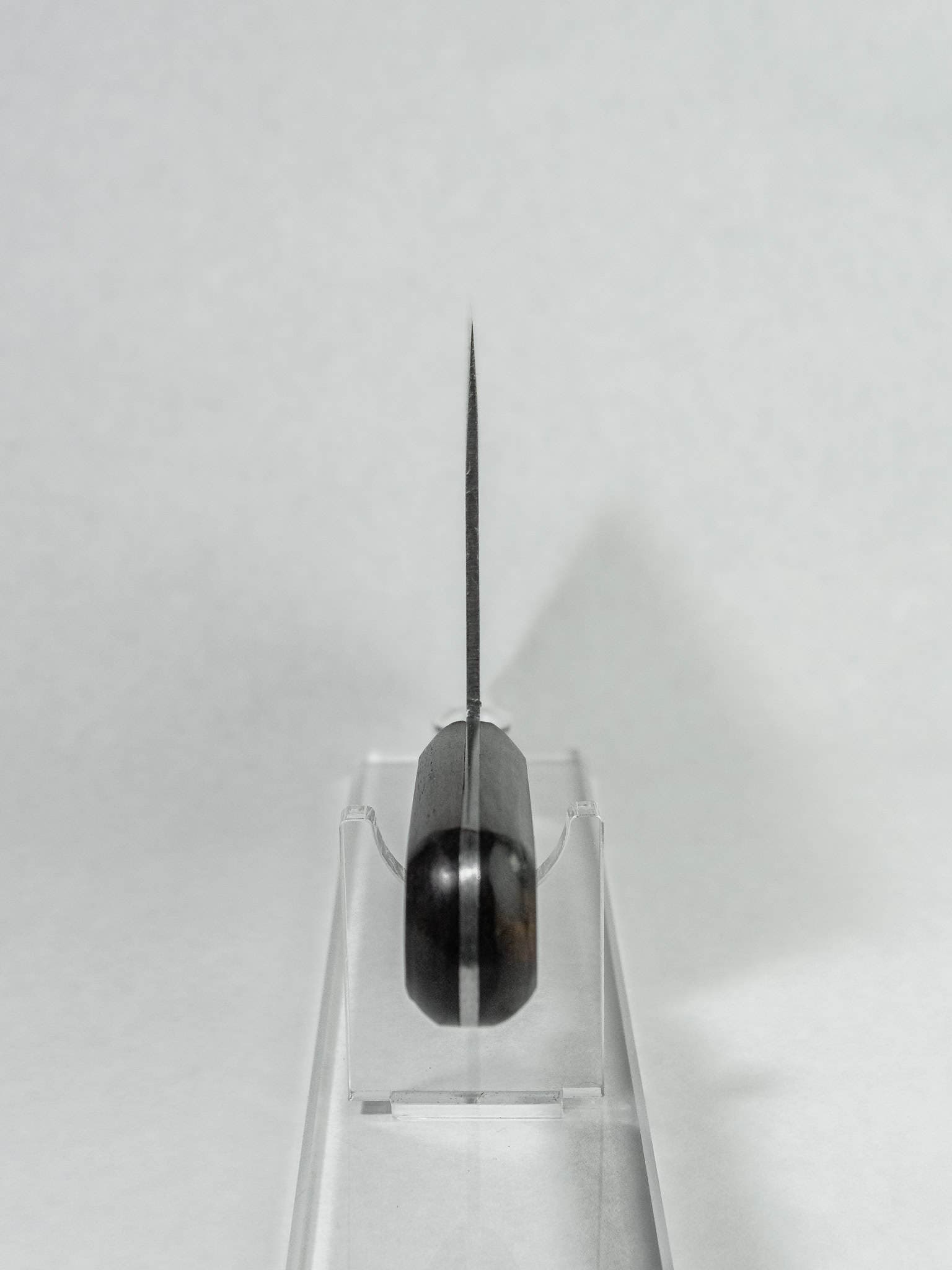 Choil view highlighting blade grind and geometry