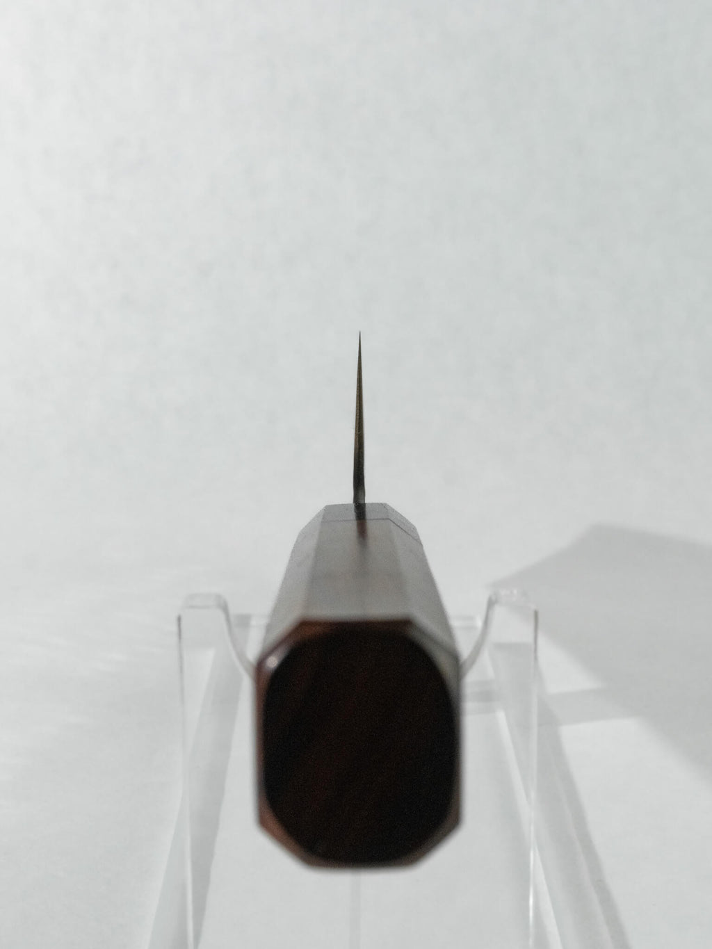 Choil view highlighting thin grind and sturdy geometry.