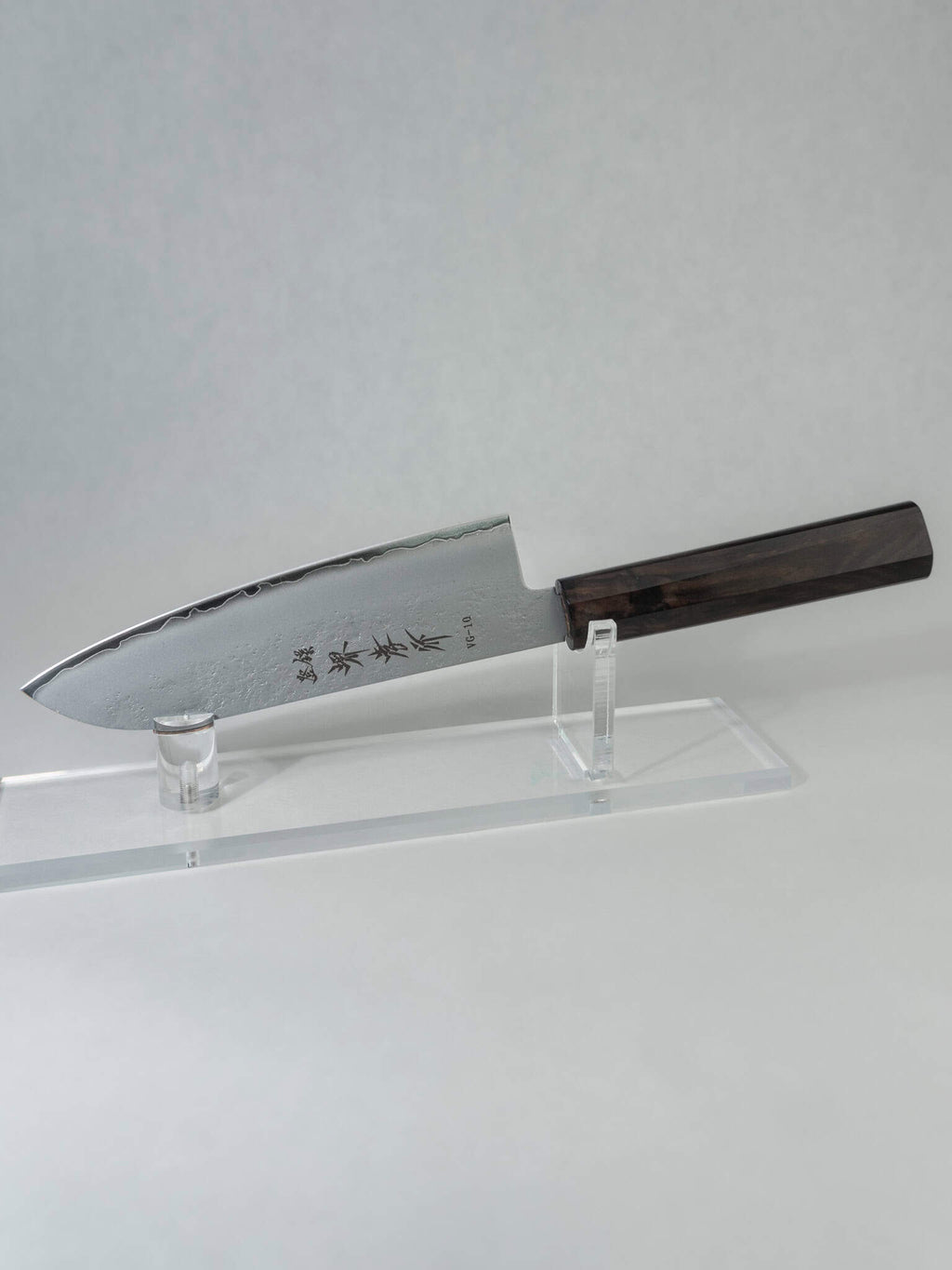 Full profile of Sakai Takayuki Santoku knife with VG-10 stainless steel blade