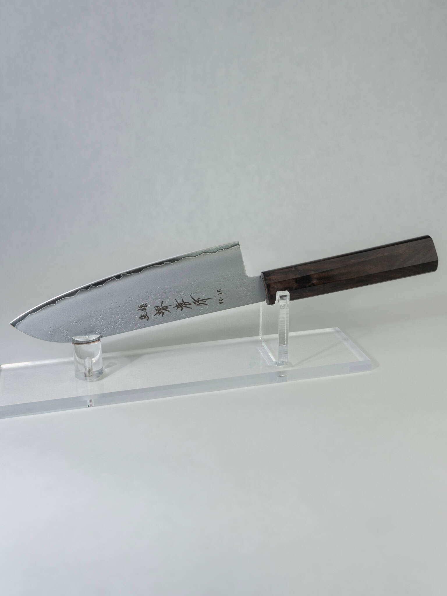 Full profile of Sakai Takayuki Santoku knife with VG-10 stainless steel blade
