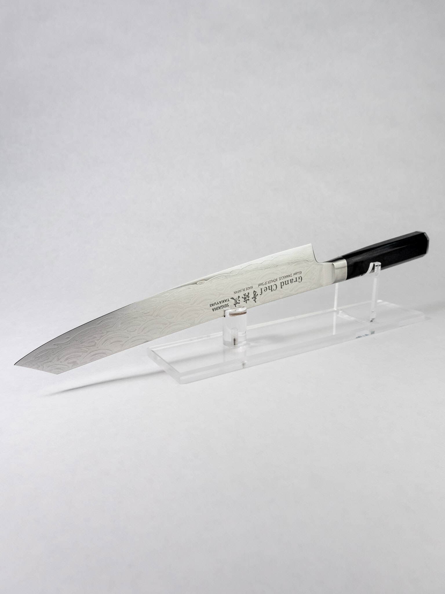 Sakai Takayuki Seigaiha Sujihiki 250mm Japanese slicing knife with a kengata profile.
