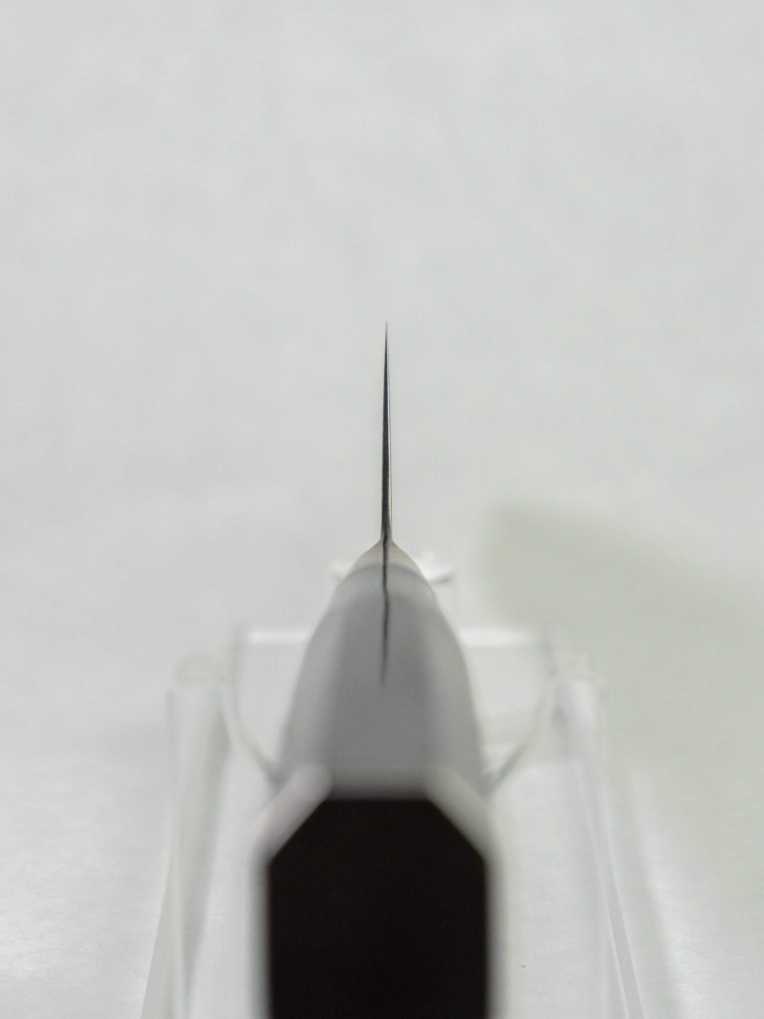 Choil and balance point of Sakai Takayuki Gyuto 210mm