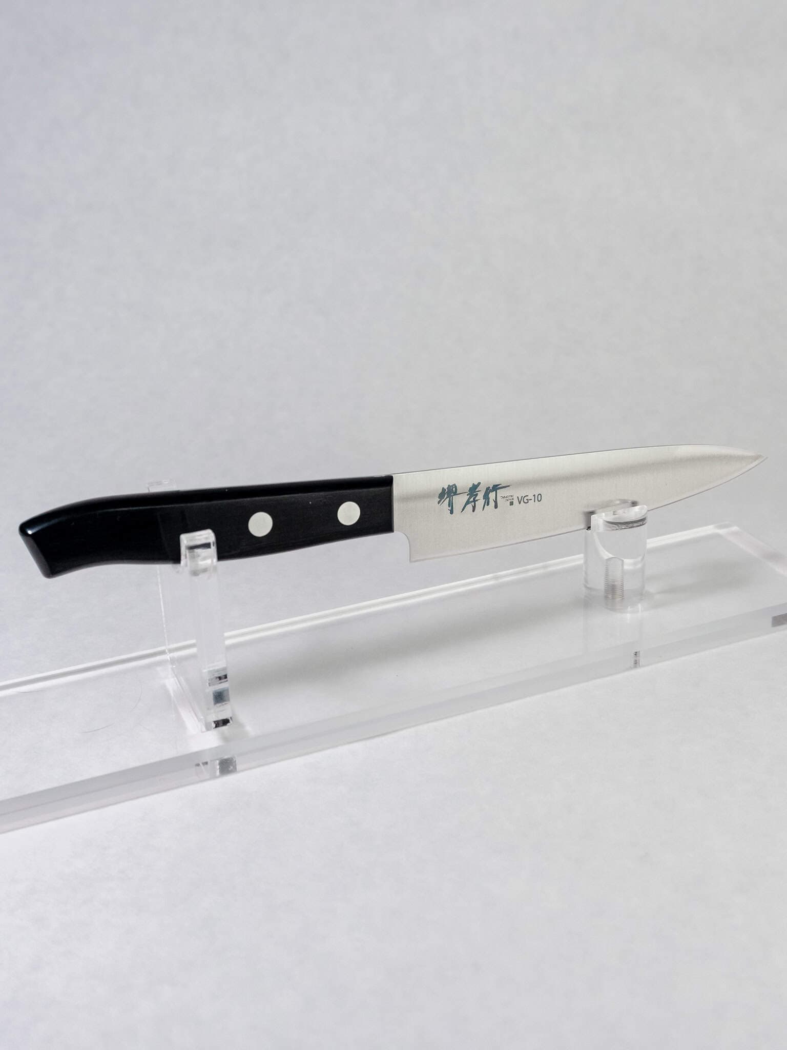 Side profile of Sakai Takayuki Sumire petty knife