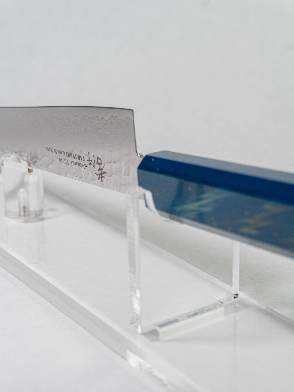 Balance point view of lightweight Sujihiki knife