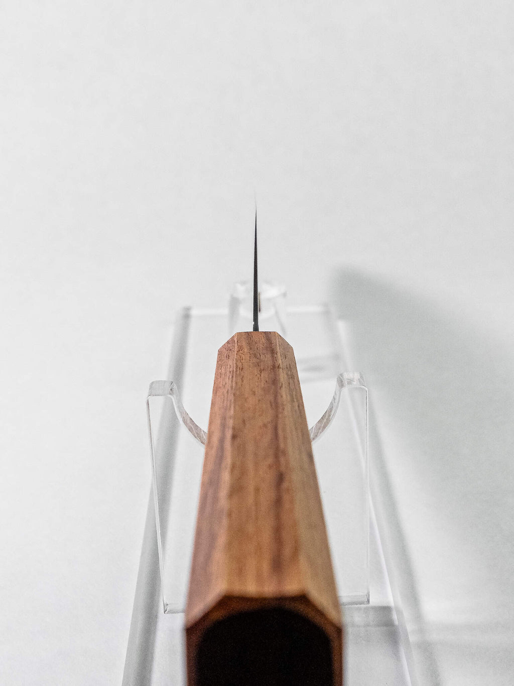 Choil view showing convex grind and thin edge