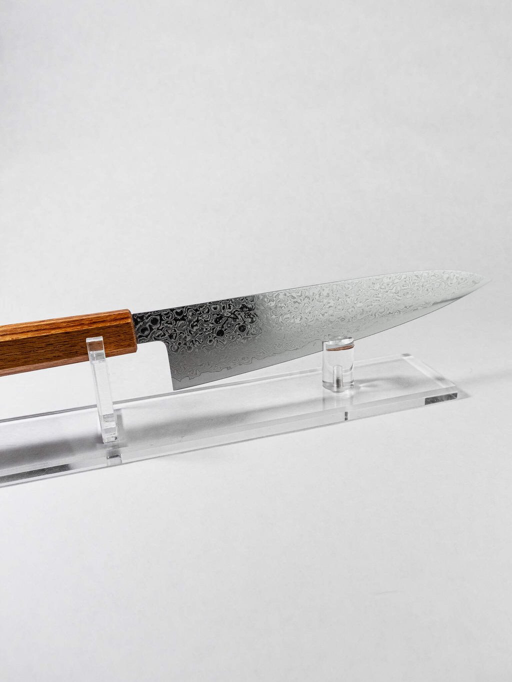 Thin edge geometry of Tsunehisa ZA-18 gyuto knife.