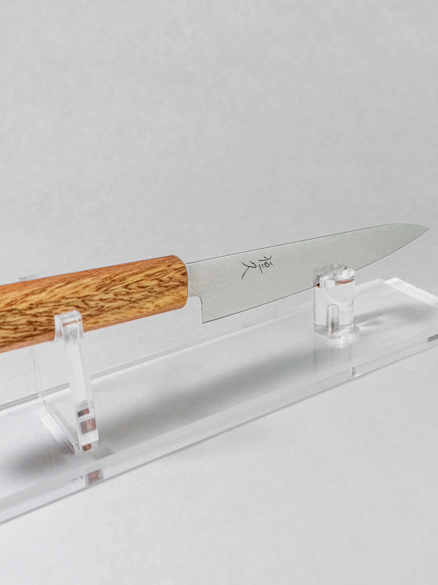 Octagonal oak handle on Tsunehisa petty knife